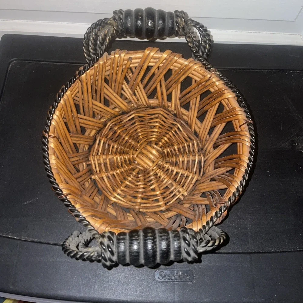 Rattan Basket With Wire Handles‎ And Rim